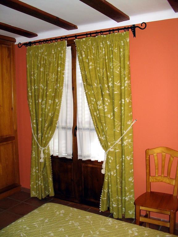 Apartamentos Casa Gallan Sarvisé Oda fotoğraf