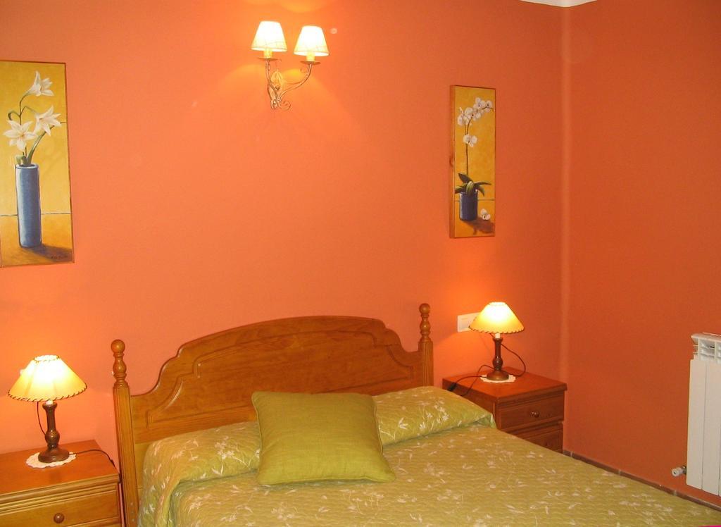 Apartamentos Casa Gallan Sarvisé Oda fotoğraf