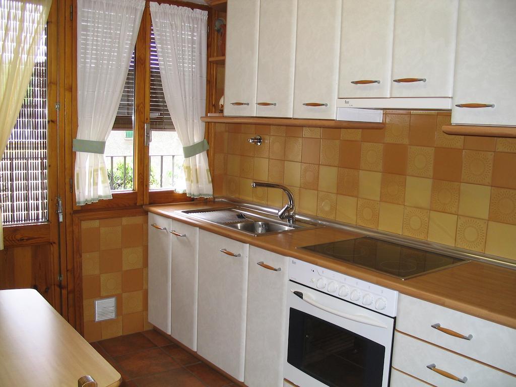 Apartamentos Casa Gallan Sarvisé Oda fotoğraf