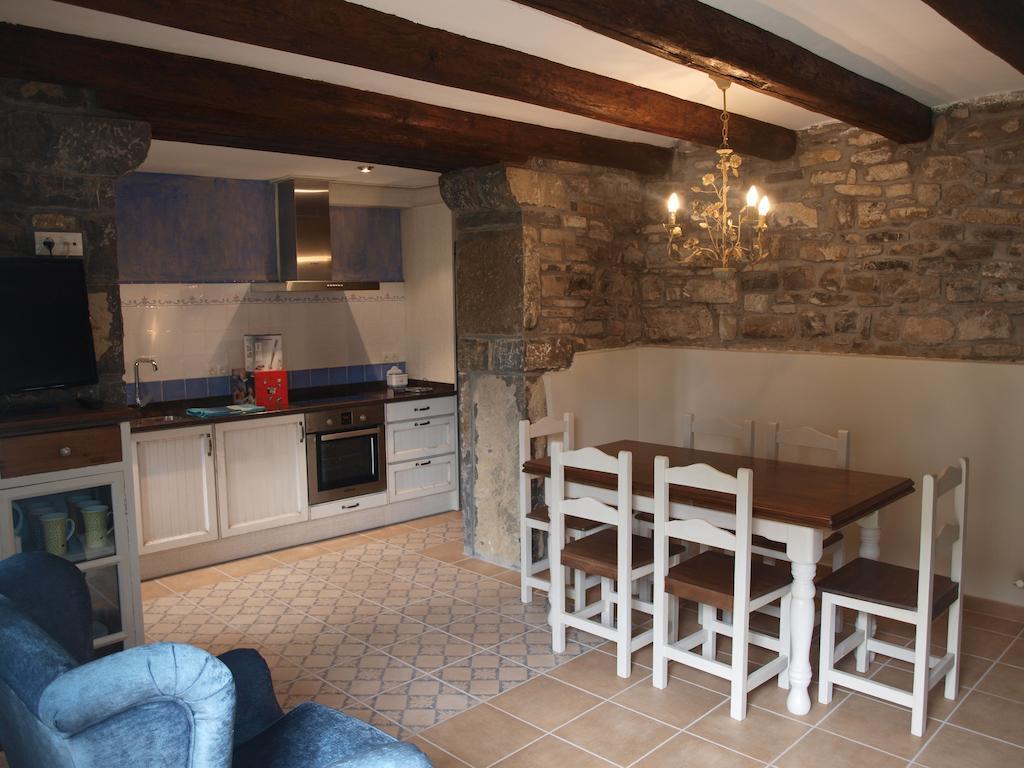 Apartamentos Casa Gallan Sarvisé Oda fotoğraf