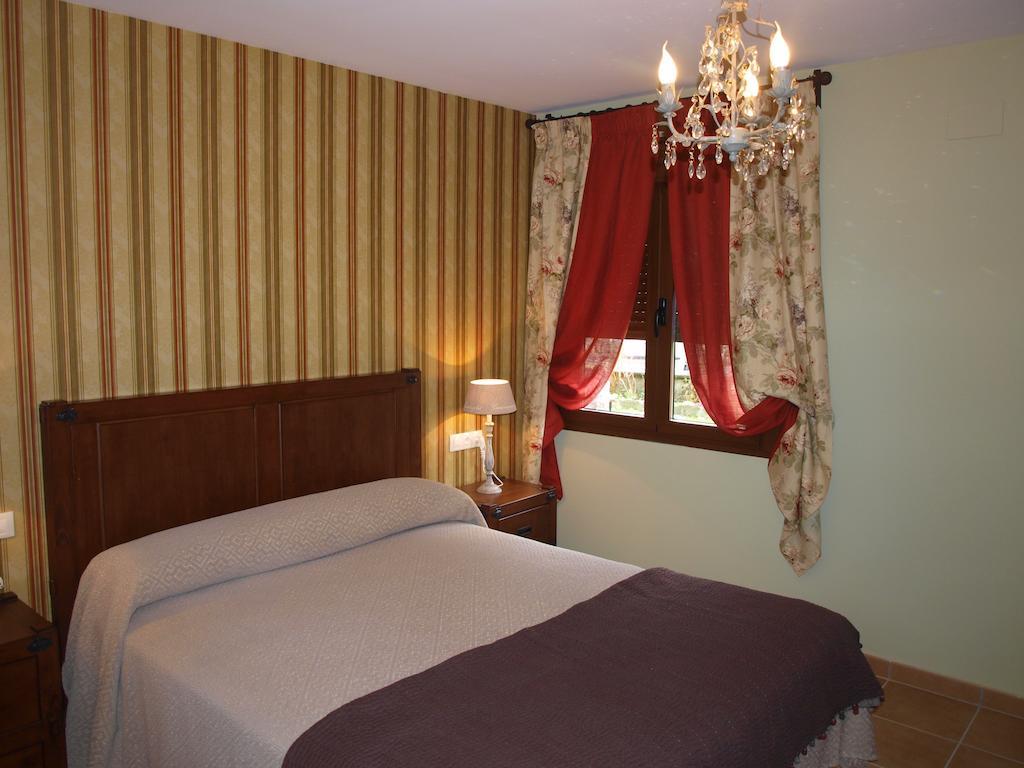 Apartamentos Casa Gallan Sarvisé Oda fotoğraf