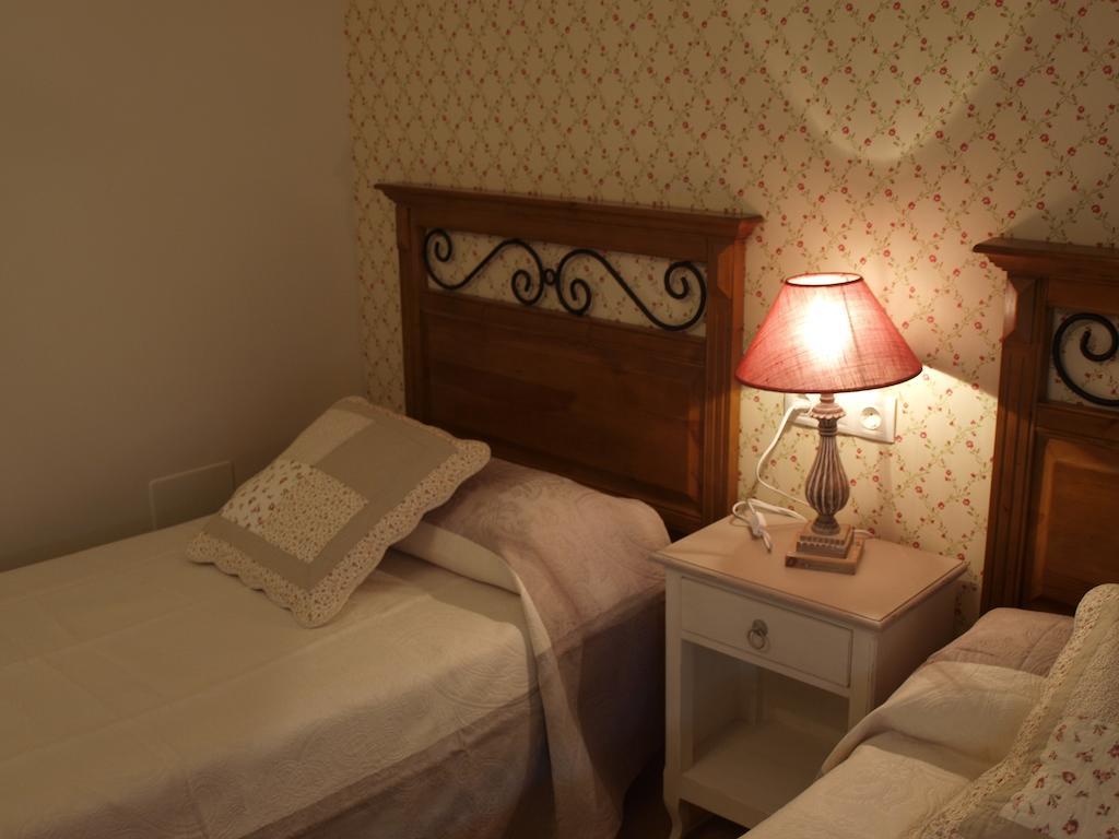 Apartamentos Casa Gallan Sarvisé Oda fotoğraf